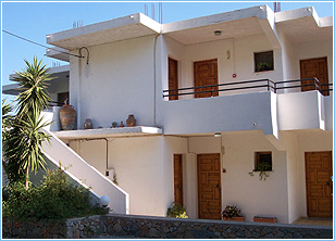 George Studios, Pefkos