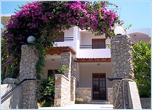 George Studios, Pefkos