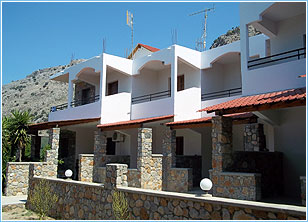 George Studios, Pefkos