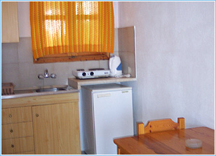 George Studios Kitchen Area, Pefkos