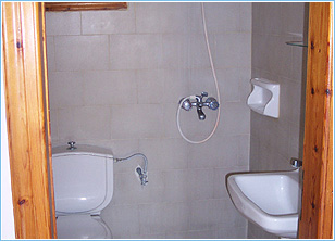 George Studios Bathroom, Pefkos